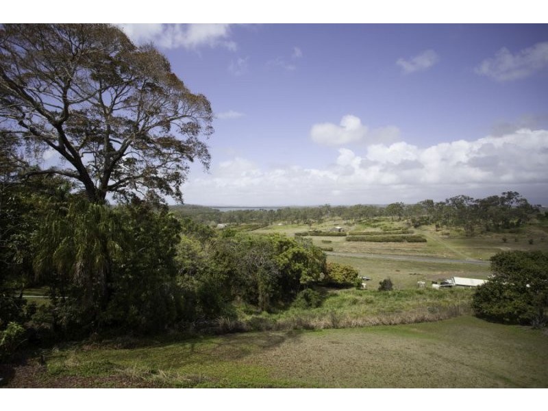 14 Cilla Hill Crt, Sarina Beach QLD 4737