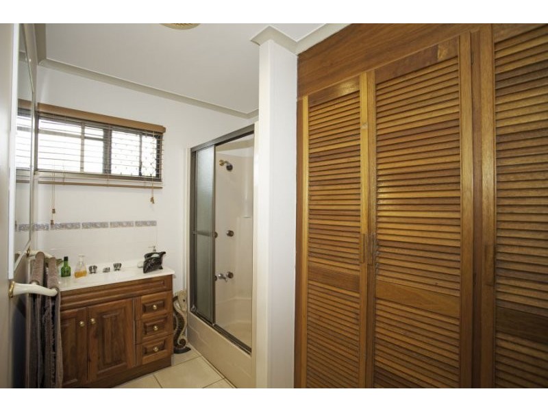 14 Cilla Hill Crt, Sarina Beach QLD 4737