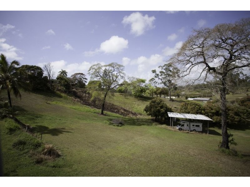 14 Cilla Hill Crt, Sarina Beach QLD 4737