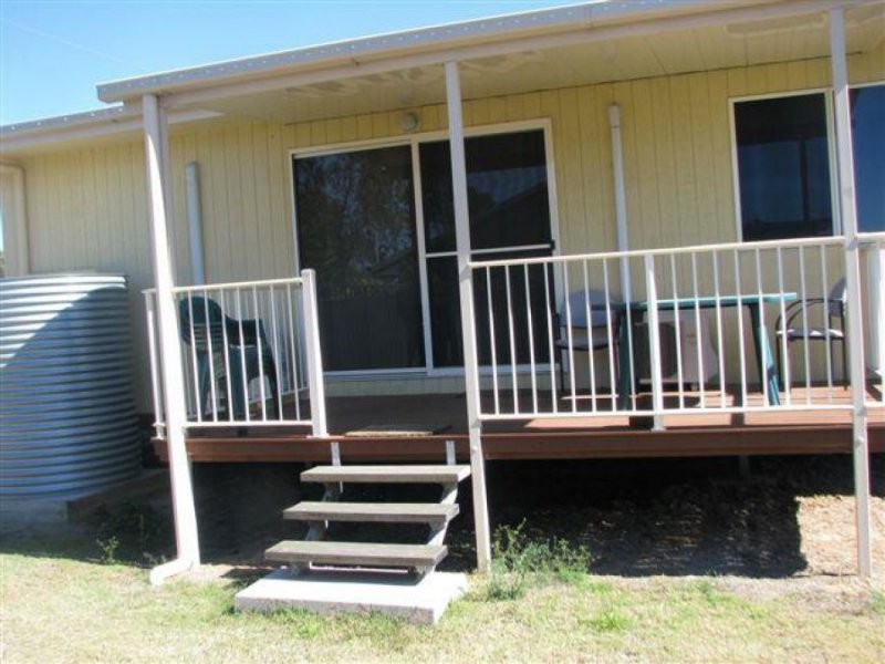2/9 Baker Street, Nebo QLD 4742