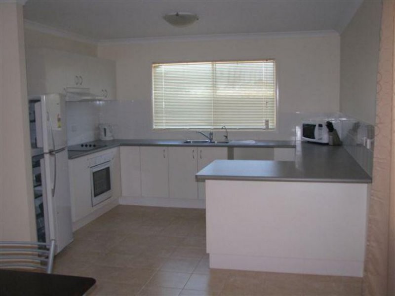 2/9 Baker Street, Nebo QLD 4742