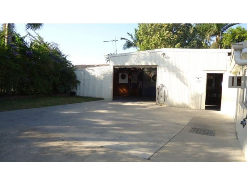 36 Holland Street, West Mackay QLD 4740