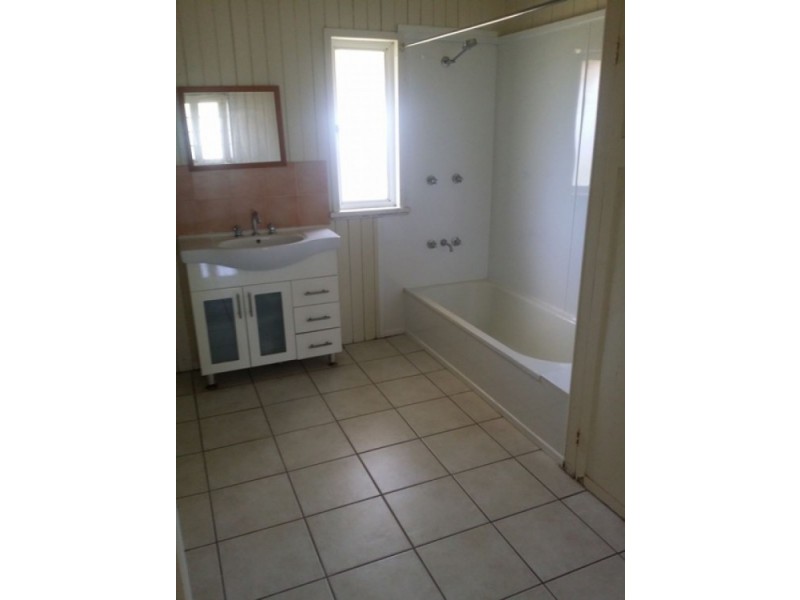 181 Nebo Road, West Mackay QLD 4740