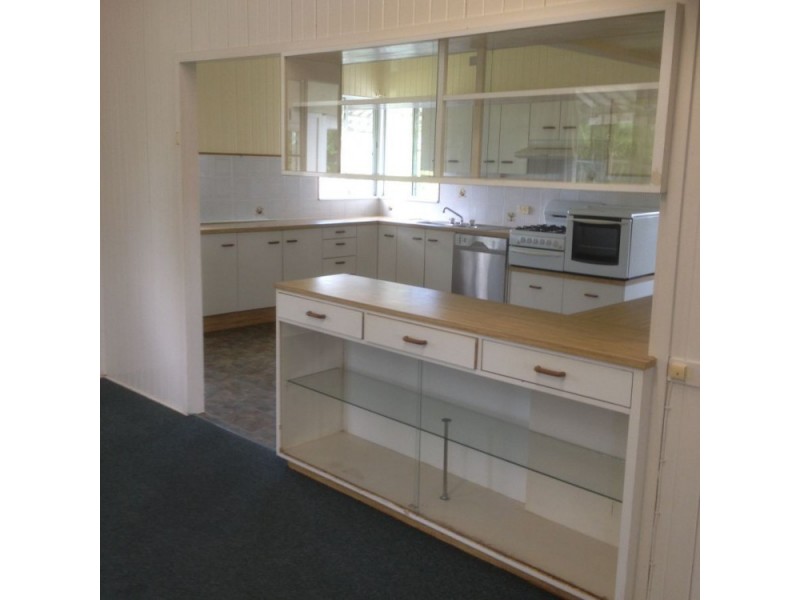 8 Schaefer Street, West Mackay QLD 4740