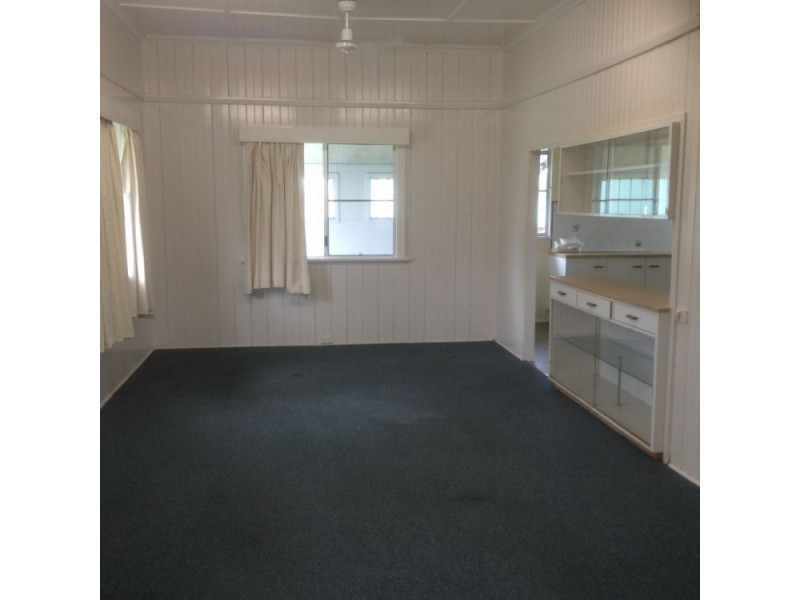 8 Schaefer Street, West Mackay QLD 4740