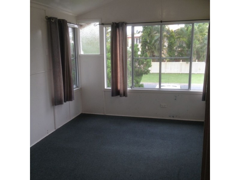 8 Schaefer Street, West Mackay QLD 4740
