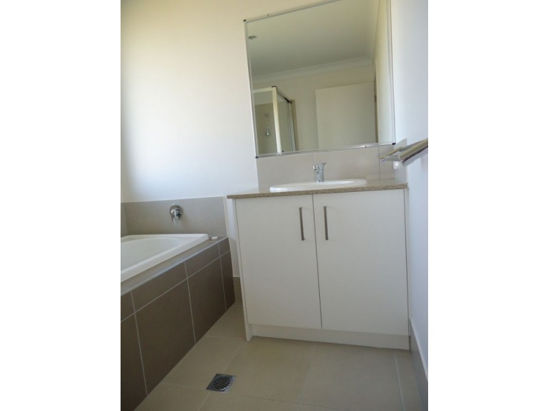 9 Elizabeth, Mirani QLD 4754