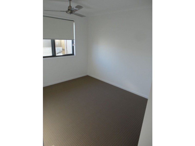 2/12 Halifax Place, Eimeo QLD 4740