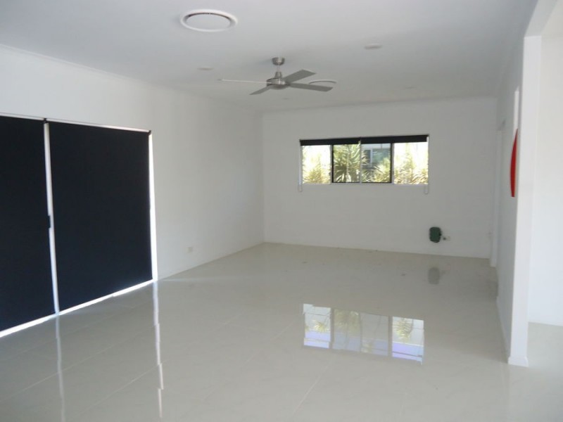 10 Anglers Parade, Blacks Beach QLD 4740