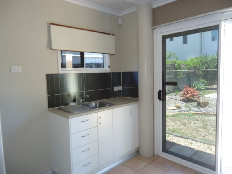 10 Anglers Parade, Blacks Beach QLD 4740