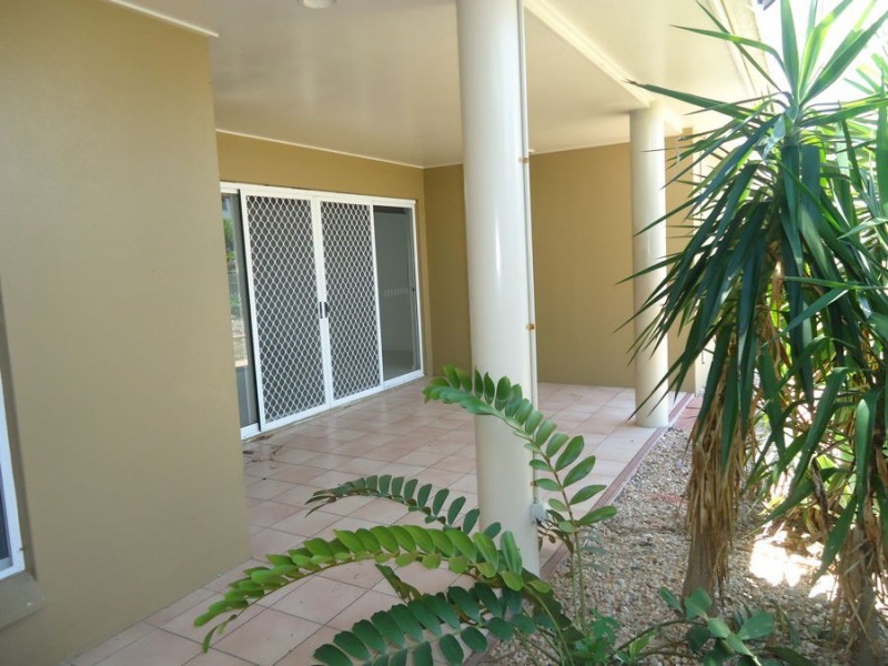 10 Anglers Parade, Blacks Beach QLD 4740