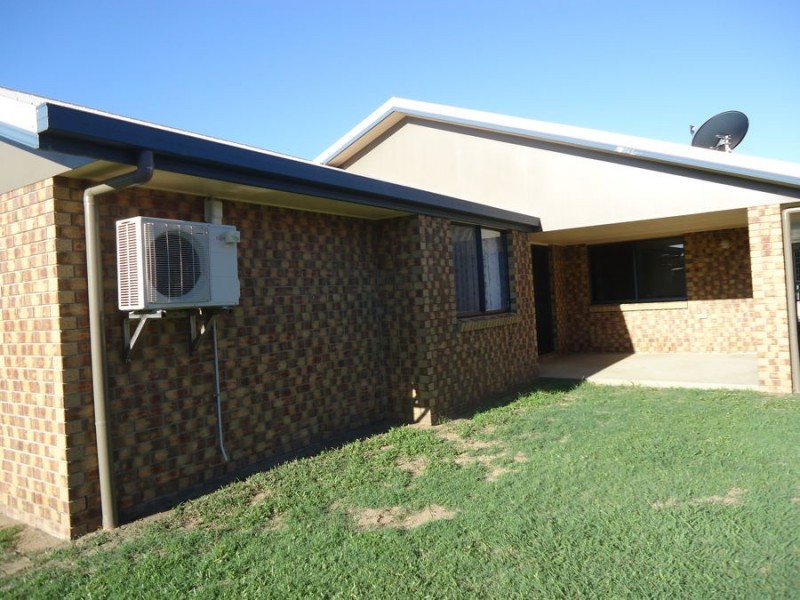 3 Kensington Court, Glenella QLD 4740