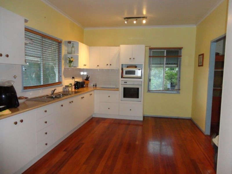 30 Stockbridge St, West Mackay QLD 4740