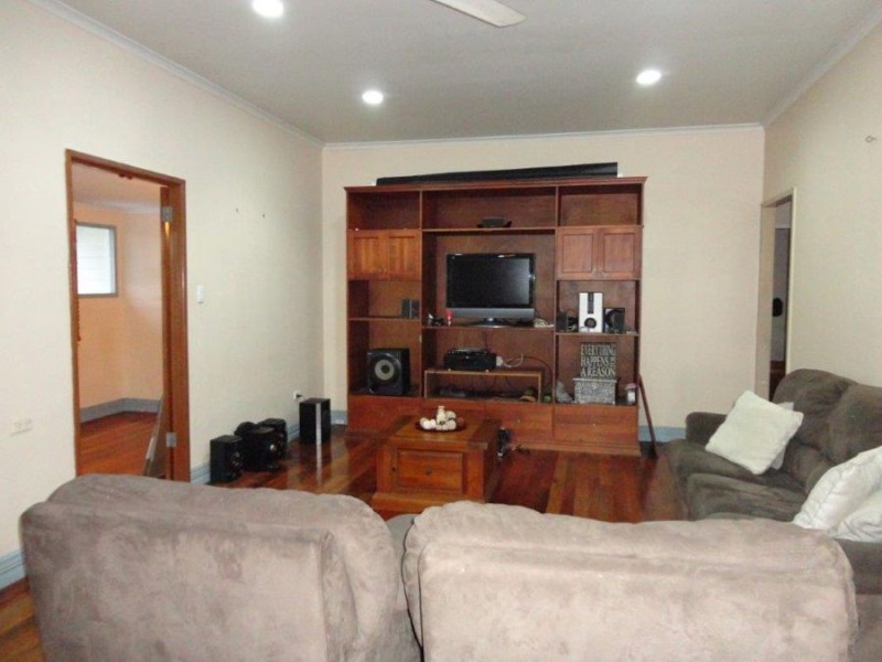 30 Stockbridge St, West Mackay QLD 4740