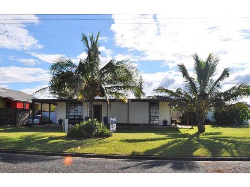 24 Pacific Esplanade, Slade Point QLD 4740