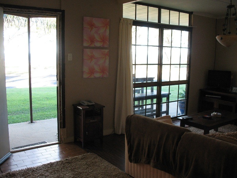 24 Pacific Esplanade, Slade Point QLD 4740