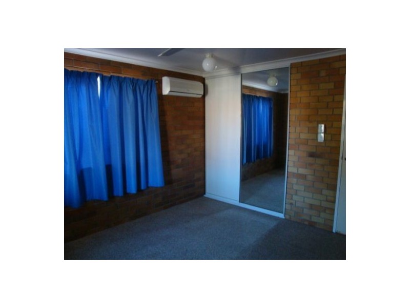 2/61 Oak Street, Andergrove QLD 4740