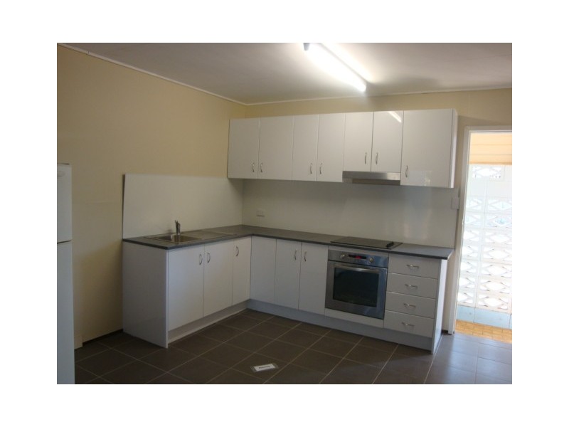 2/56 The Esplanade, Grasstree Beach QLD 4740