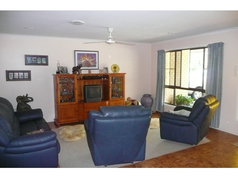 6 Kemp Street, Bucasia QLD 4750