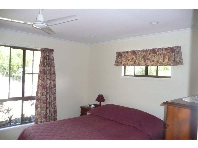 6 Kemp Street, Bucasia QLD 4750