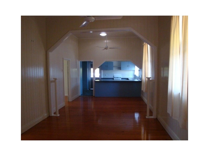 11 Holland Street, West Mackay QLD 4740