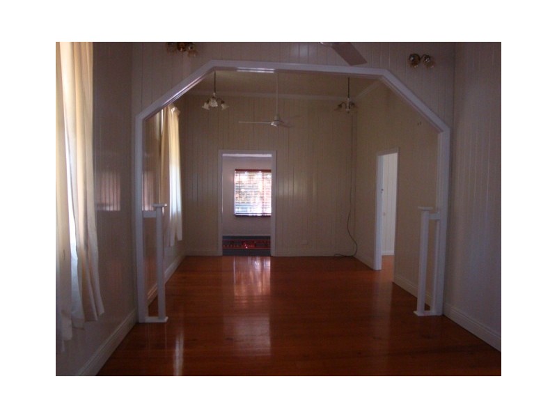 11 Holland Street, West Mackay QLD 4740