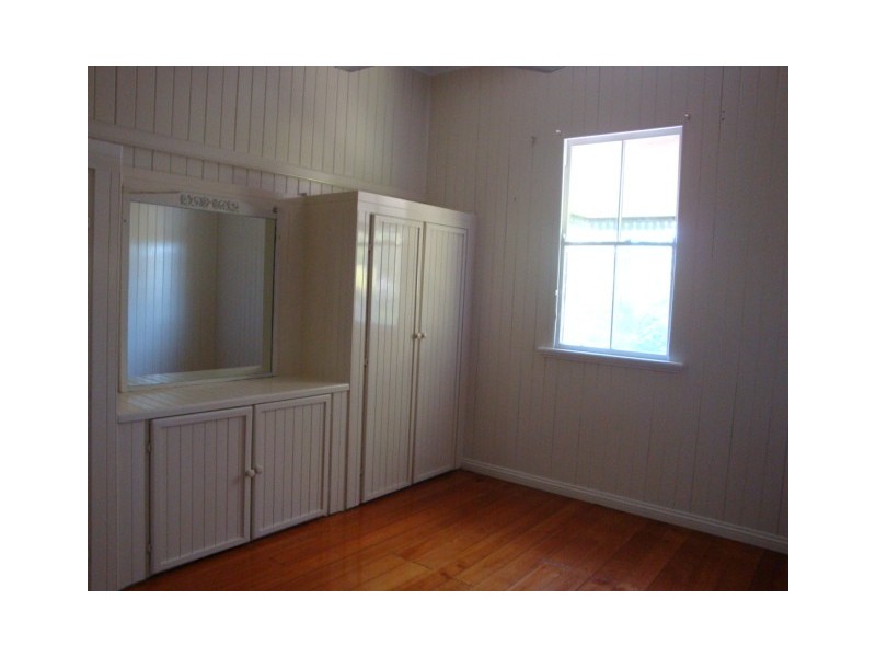 11 Holland Street, West Mackay QLD 4740