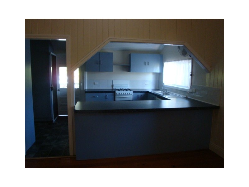 11 Holland Street, West Mackay QLD 4740