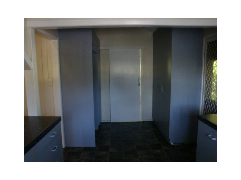 11 Holland Street, West Mackay QLD 4740