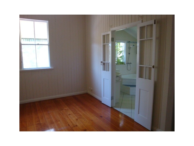 11 Holland Street, West Mackay QLD 4740