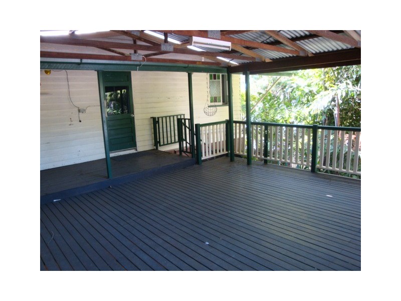 11 Holland Street, West Mackay QLD 4740