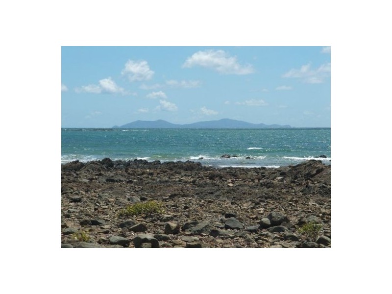 62 O’Brien Esplanade, Shoal Point QLD 4750