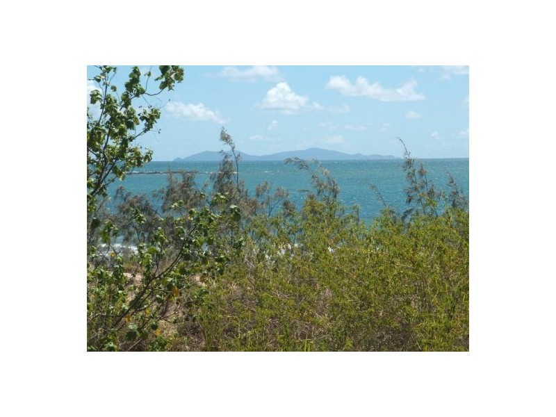 62 O’Brien Esplanade, Shoal Point QLD 4750