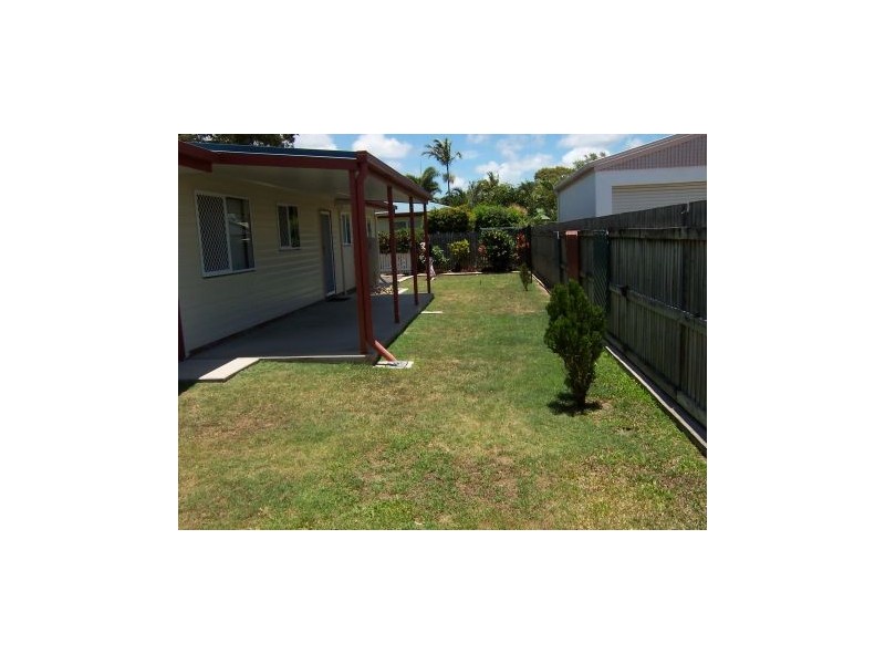 2/11 Andergrove Road, Andergrove QLD 4740