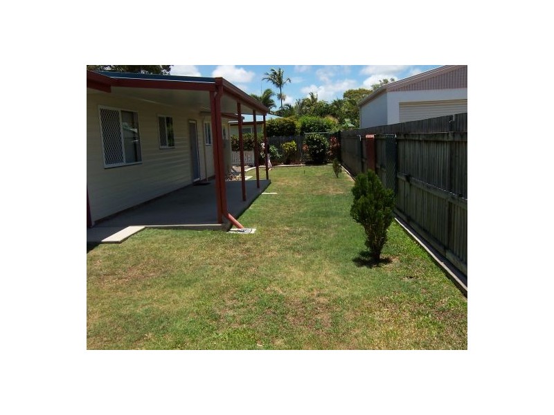 2/11 Andergrove Road, Andergrove QLD 4740