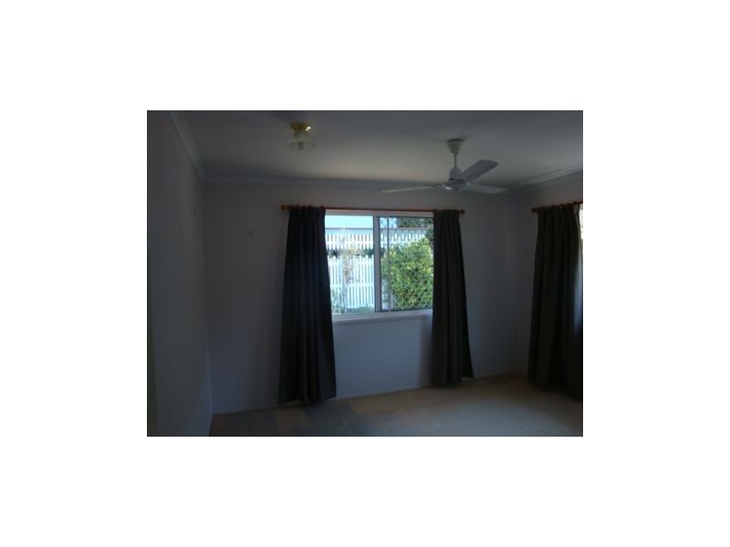 2/11 Andergrove Road, Andergrove QLD 4740