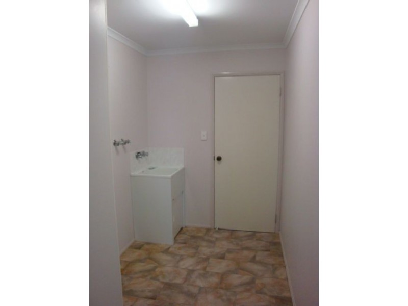 2/11 Andergrove Road, Andergrove QLD 4740