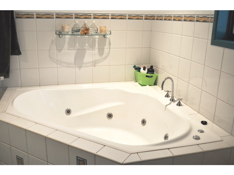 8 Raymond Croker Avenue, Mount Pleasant QLD 4740