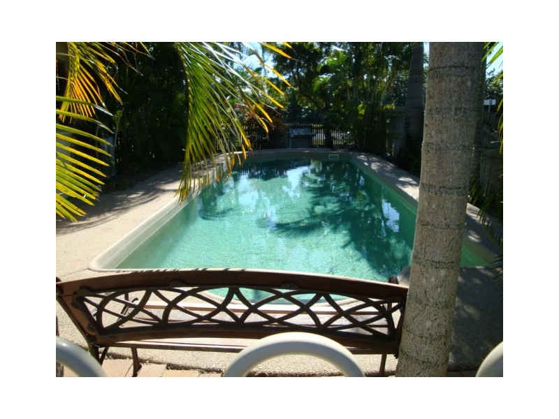 1 Rassmussen Avenue, Salonika Beach QLD 4740