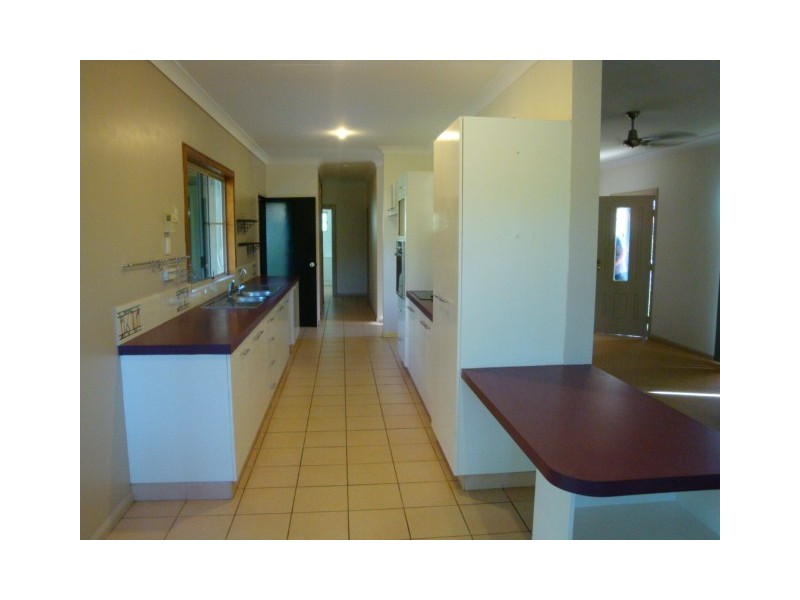 1 Rassmussen Avenue, Salonika Beach QLD 4740