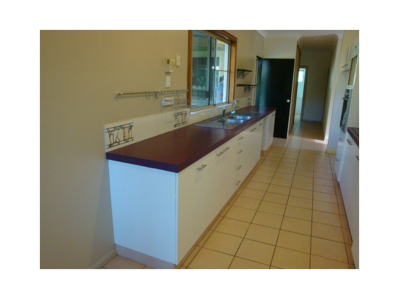 1 Rassmussen Avenue, Salonika Beach QLD 4740