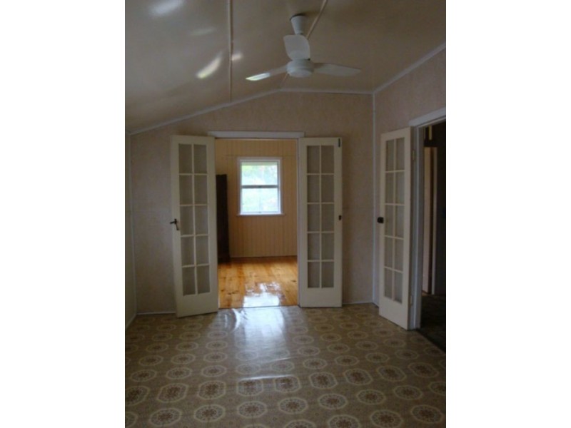 56 Range Road, Sarina QLD 4737