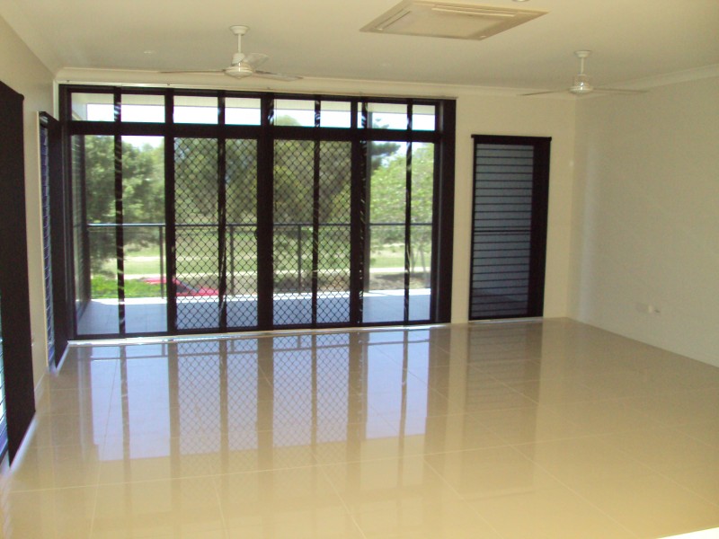 2/86 Binnington Esplanade, East Mackay QLD 4740