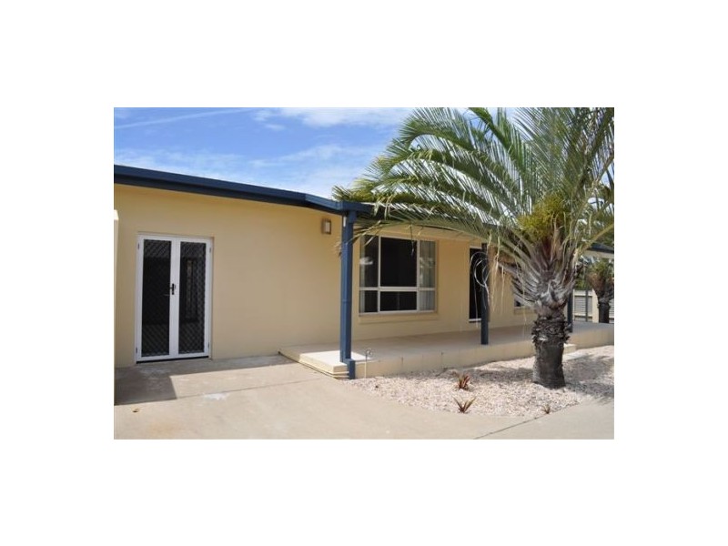 2/15 Keswick Avenue, Slade Point QLD 4740