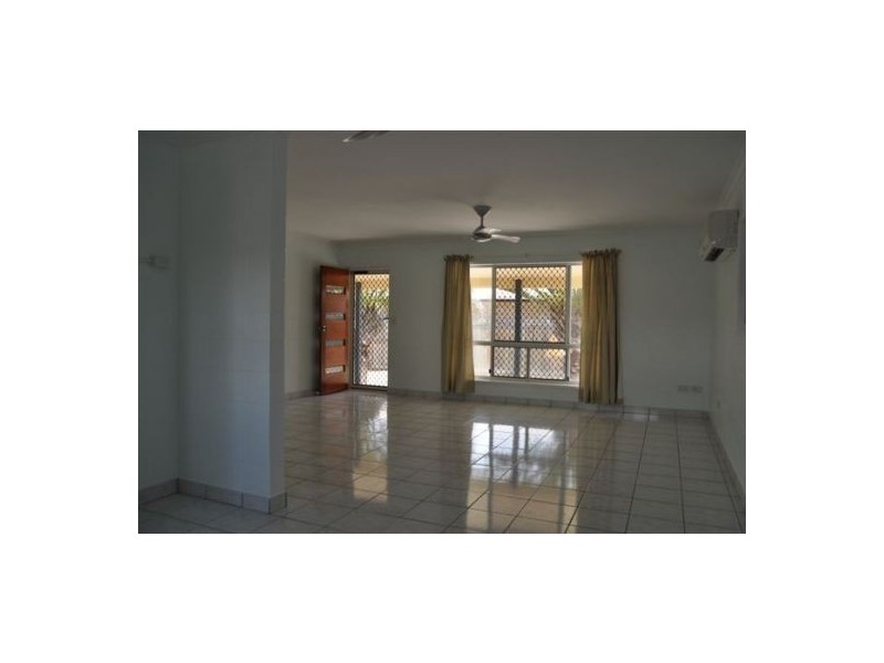 2/15 Keswick Avenue, Slade Point QLD 4740