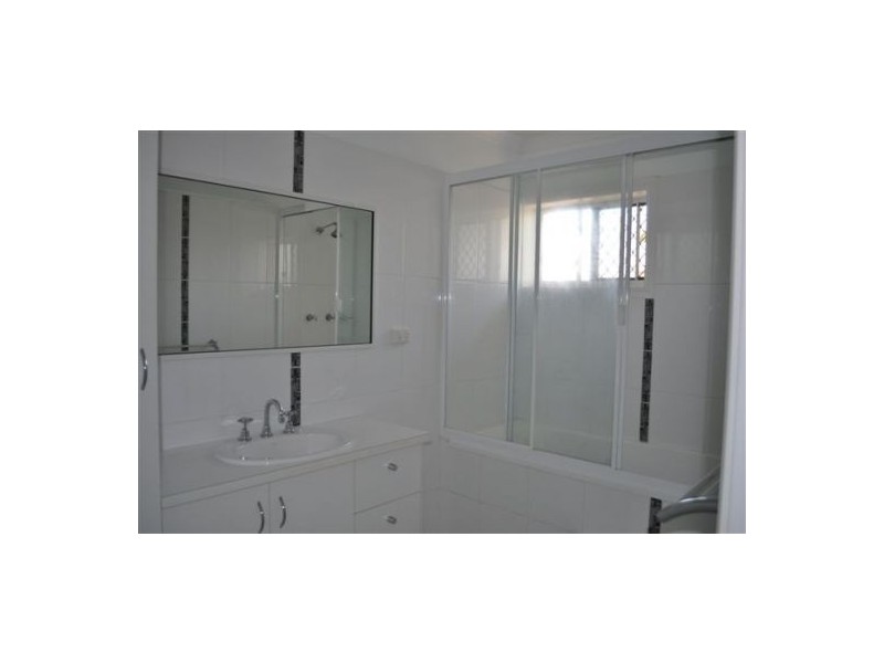 2/15 Keswick Avenue, Slade Point QLD 4740