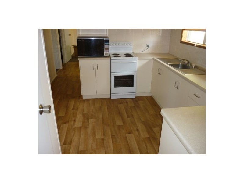 1 Peatey Street, Andergrove QLD 4740