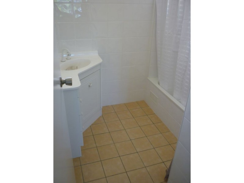 1 Peatey Street, Andergrove QLD 4740