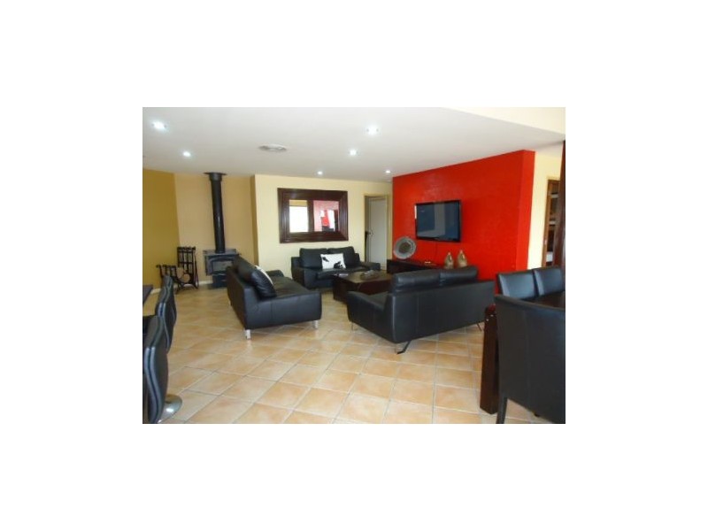 2 Inglewood Close, Andergrove QLD 4740