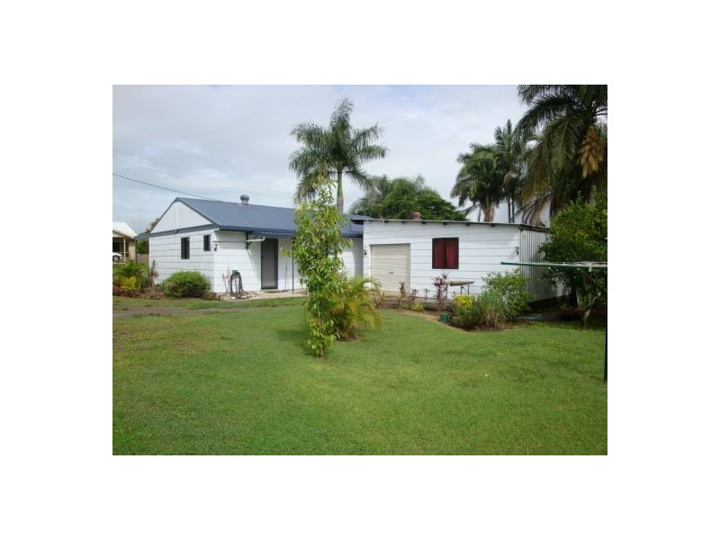 5 Innes Street, Sarina QLD 4737